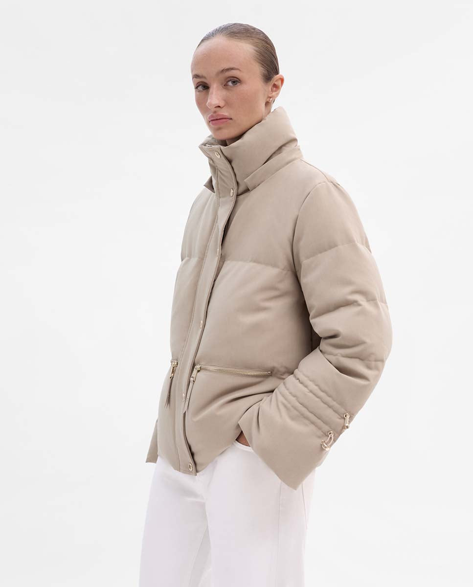 Short padded down jacket